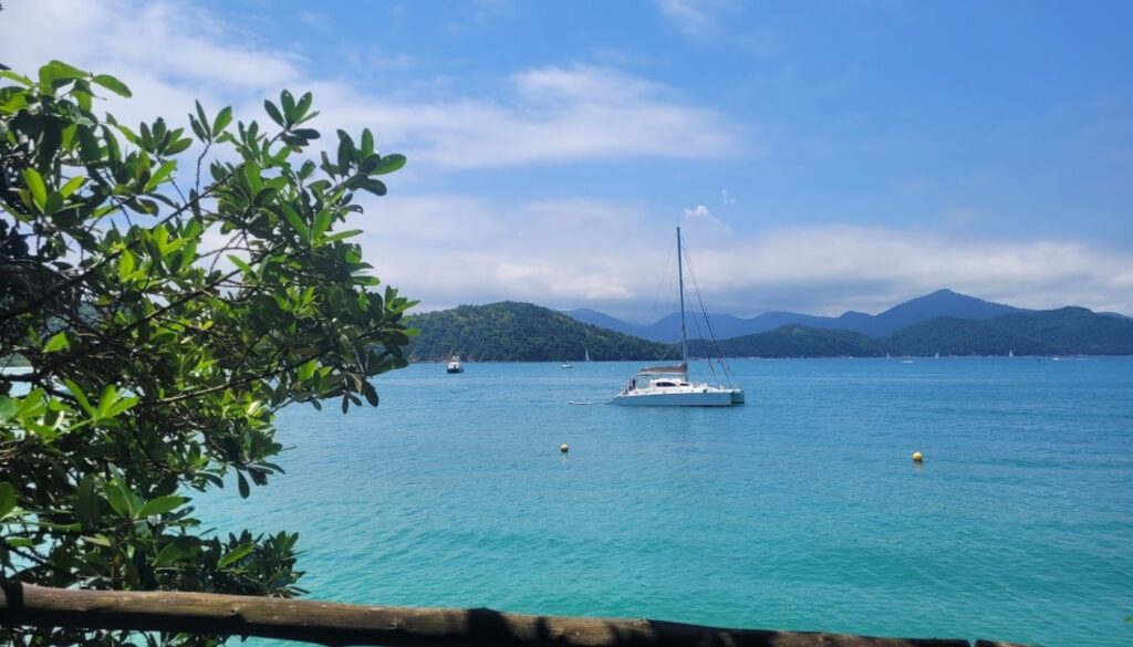 Lancha Amigos Ubatuba