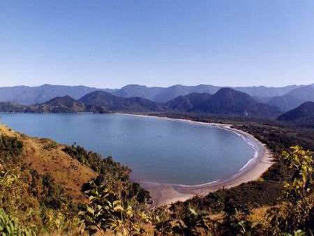 praia ubatumirim estaleiro